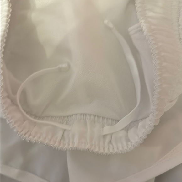 Nike White Athletic Shorts Lightweight Performance like new - Picture 3 of 4